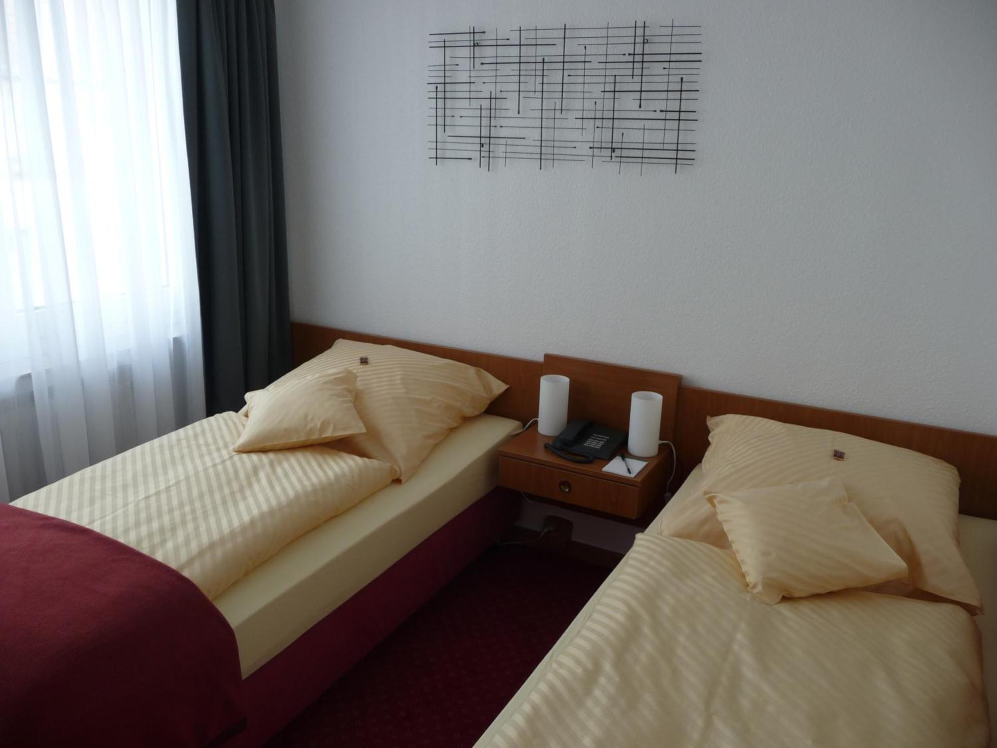 Hotel Sechzehn Leverkusen Esterno foto