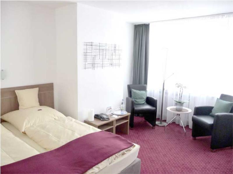 Hotel Sechzehn Leverkusen Esterno foto