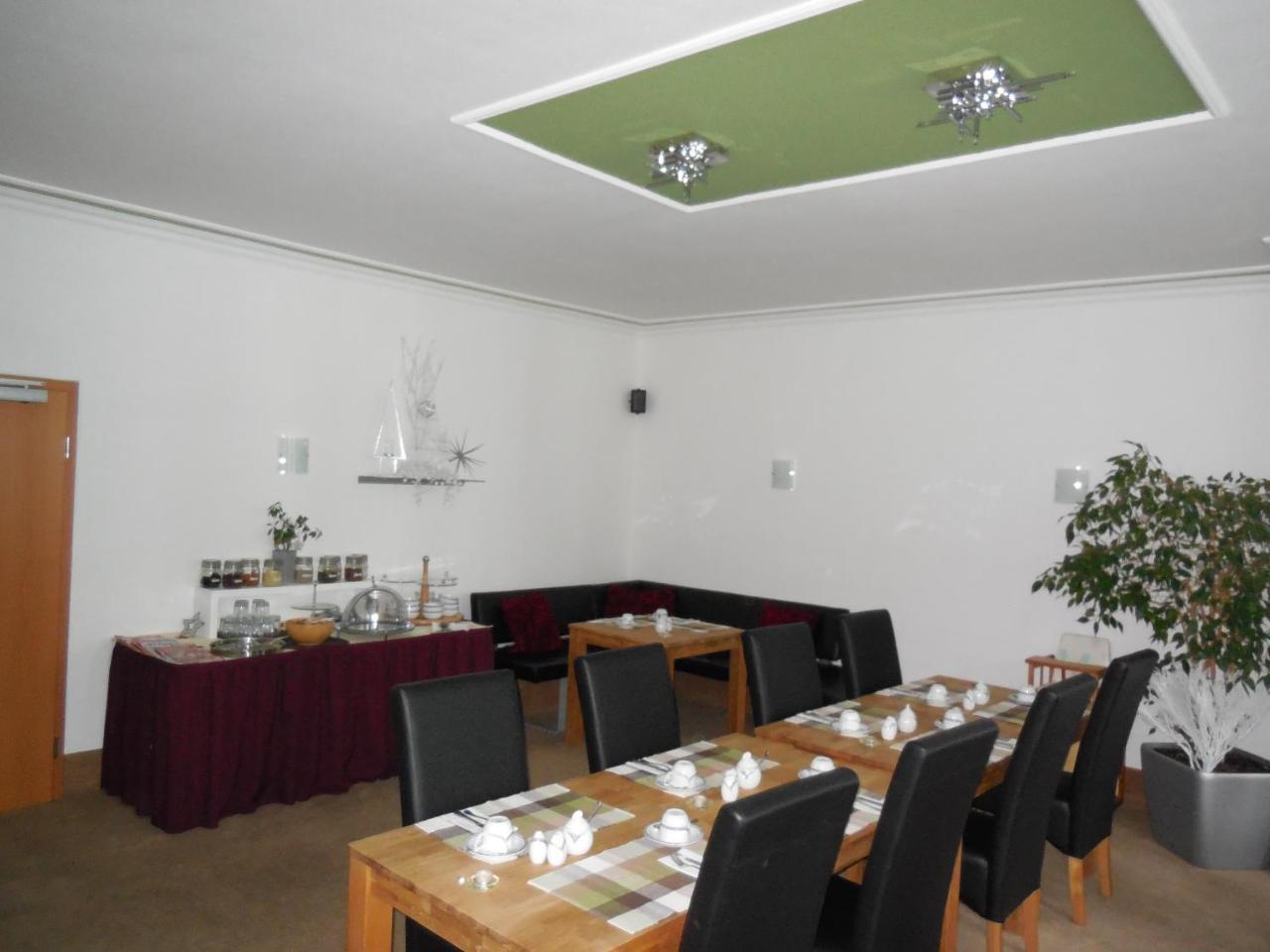 Hotel Sechzehn Leverkusen Esterno foto