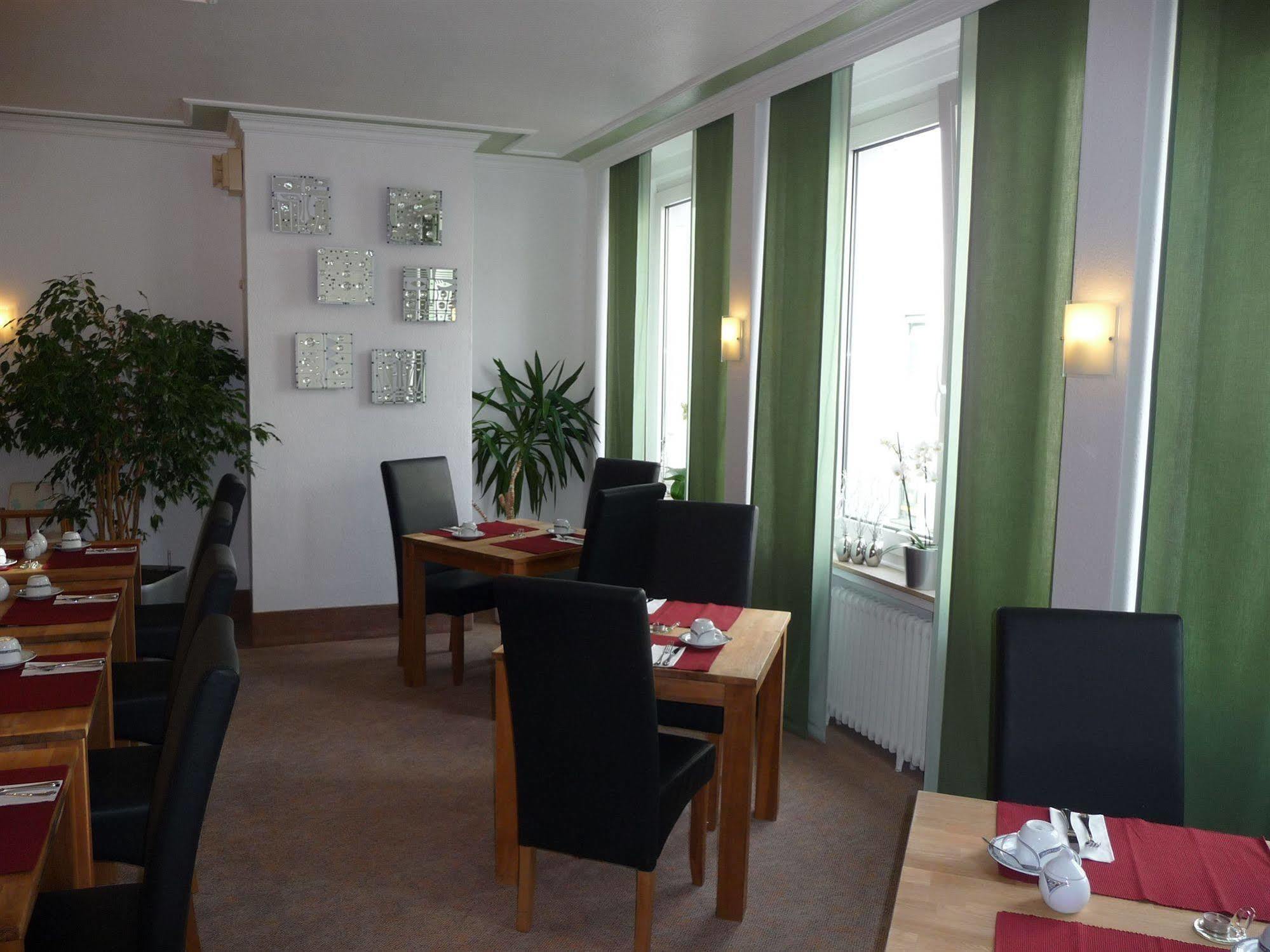 Hotel Sechzehn Leverkusen Esterno foto