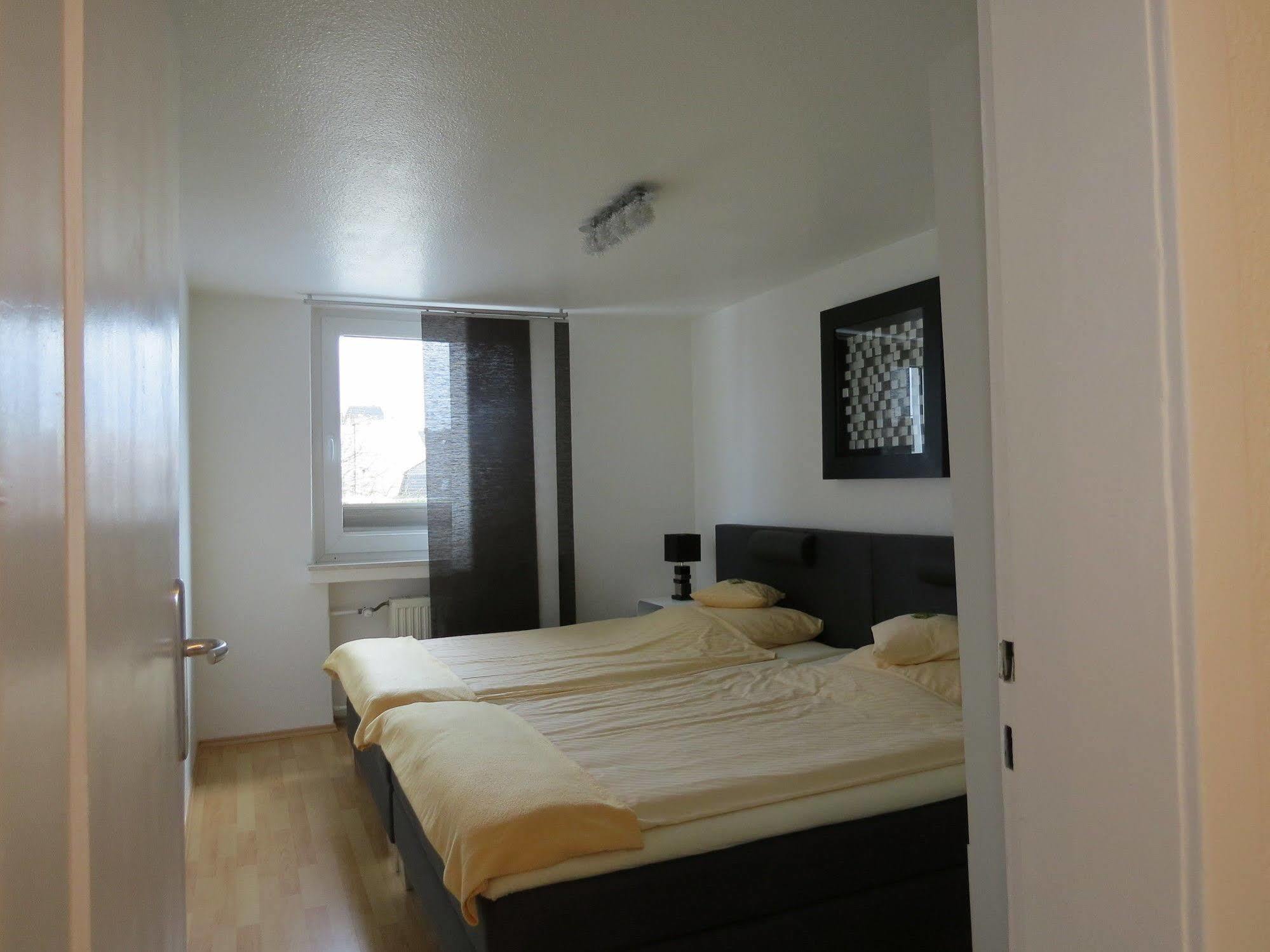 Hotel Sechzehn Leverkusen Esterno foto