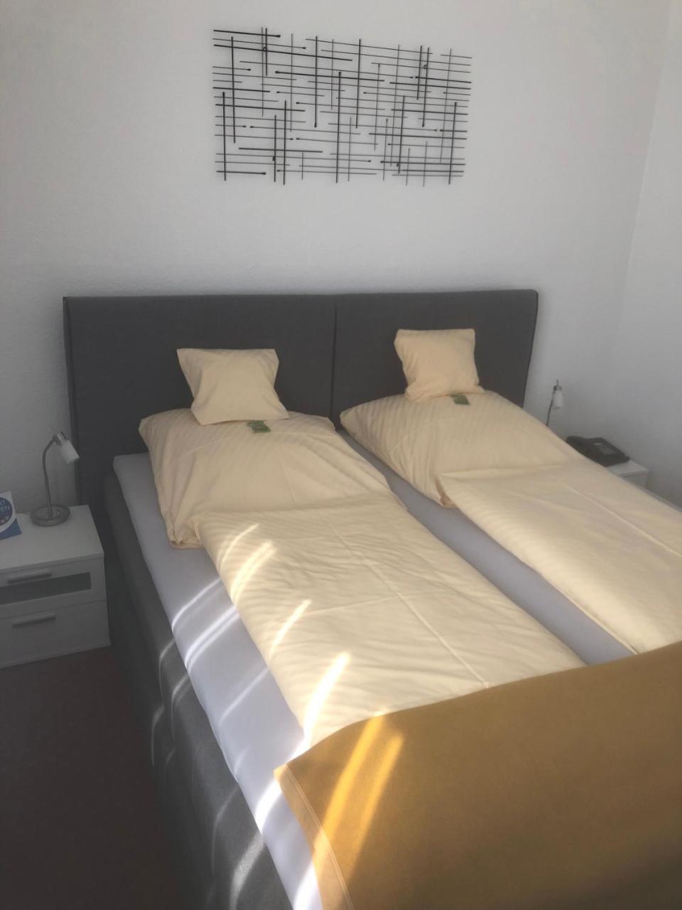 Hotel Sechzehn Leverkusen Esterno foto