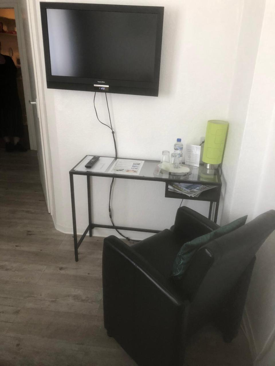 Hotel Sechzehn Leverkusen Esterno foto