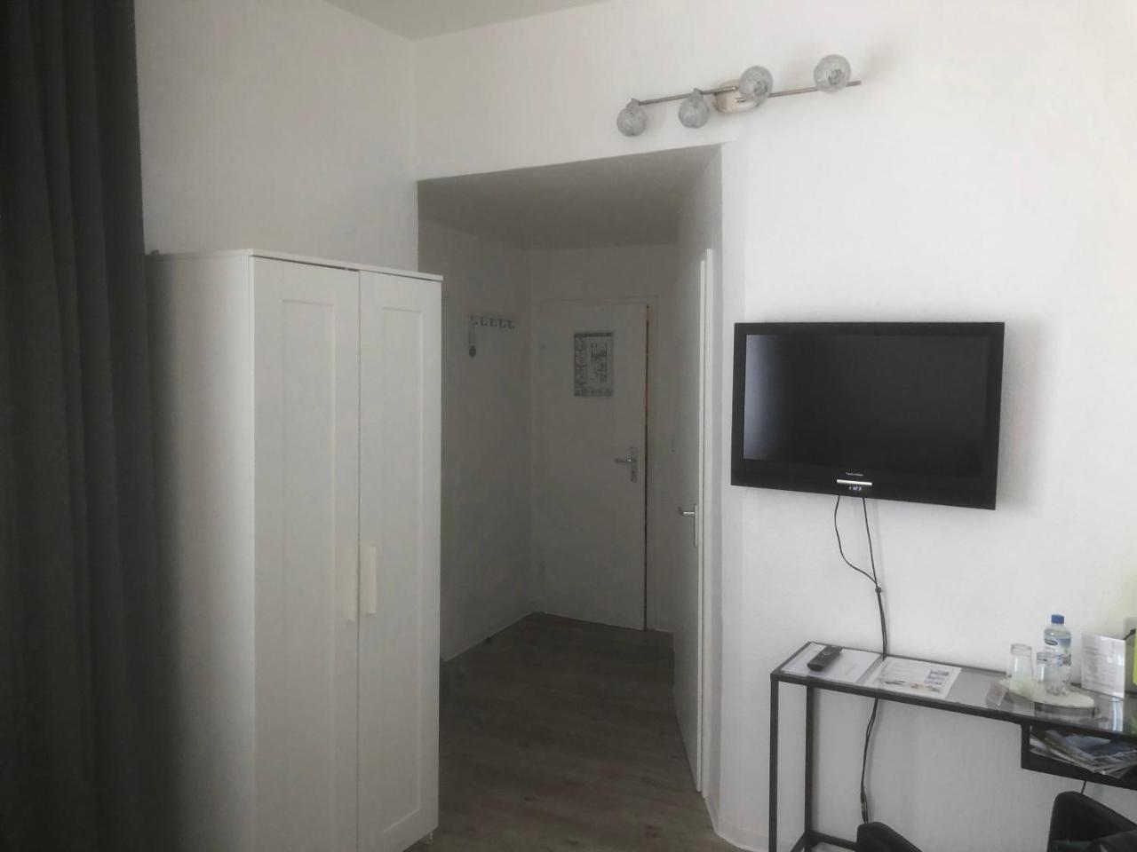 Hotel Sechzehn Leverkusen Esterno foto