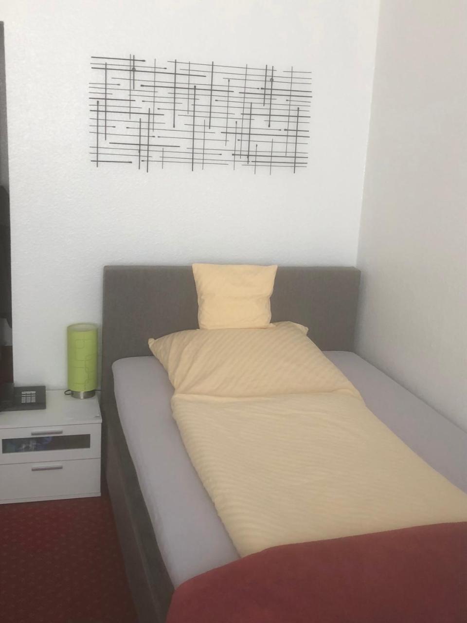 Hotel Sechzehn Leverkusen Esterno foto