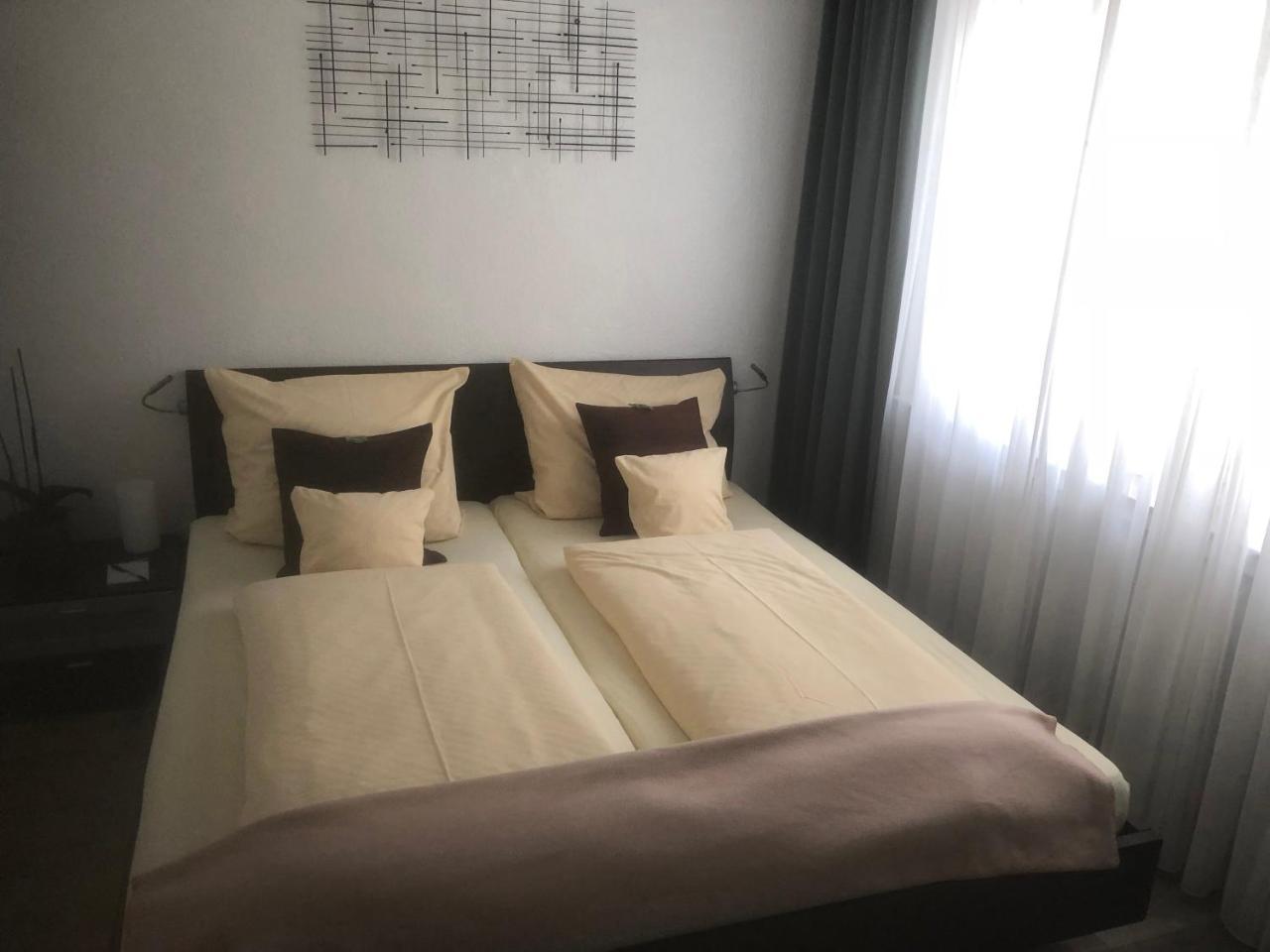 Hotel Sechzehn Leverkusen Esterno foto